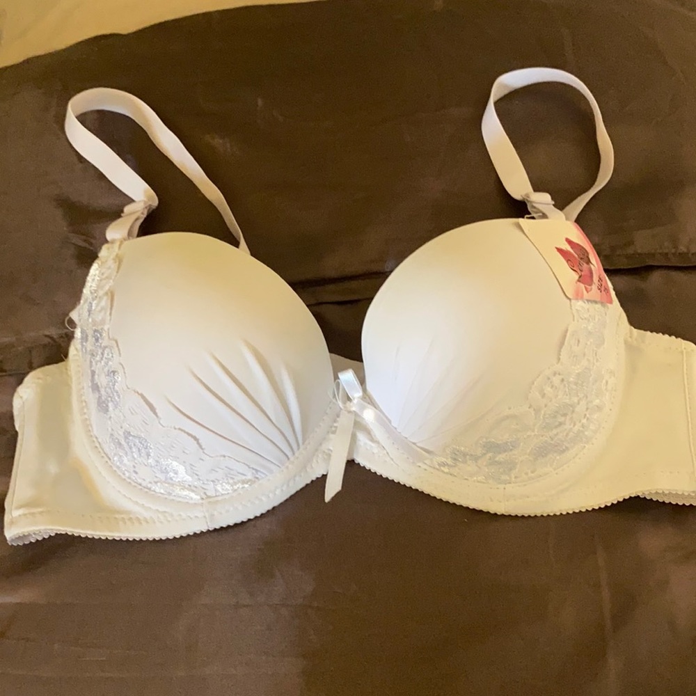 NWT White lace bra 34B